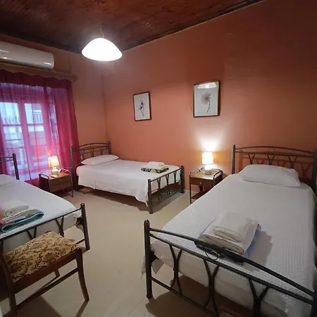 Apartment Rodomelo House With Terrace - 4 Bedrooms Leonidio