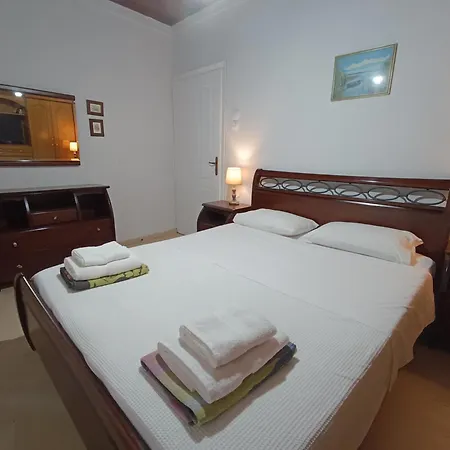 Rodomelo House With Terrace - 4 Bedrooms