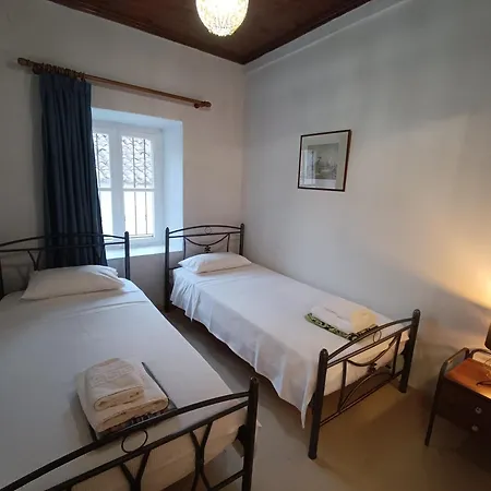 Rodomelo House With Terrace - 4 Bedrooms Apartment *