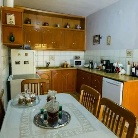 Rodomelo House With Terrace - 4 Bedrooms Leonídion