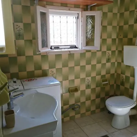 Apartment Rodomelo House With Terrace - 4 Bedrooms Leonidio