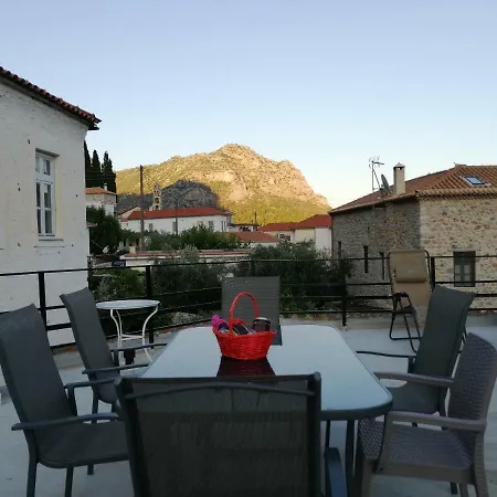 Rodomelo House With Terrace - 4 Bedrooms Apartment *