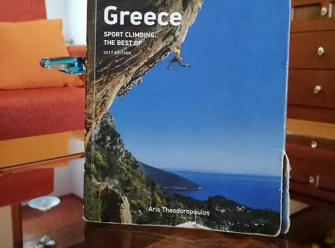 Rodomelo House With Terrace - 4 Bedrooms * Λεωνίδιο