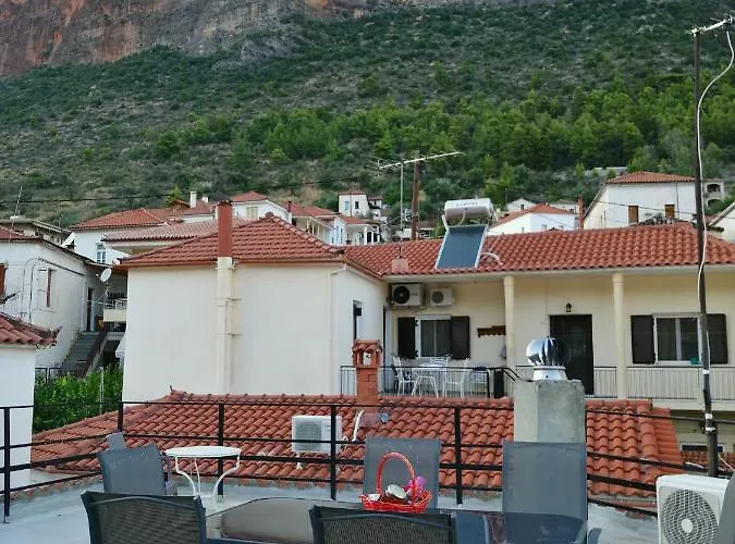 Rodomelo House With Terrace - 4 Bedrooms * Λεωνίδιο
