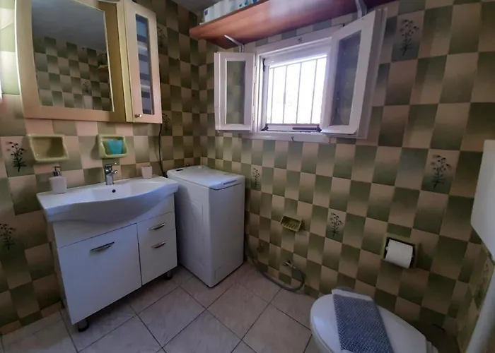 Rodomelo House With Terrace - 4 Bedrooms Διαμέρισμα